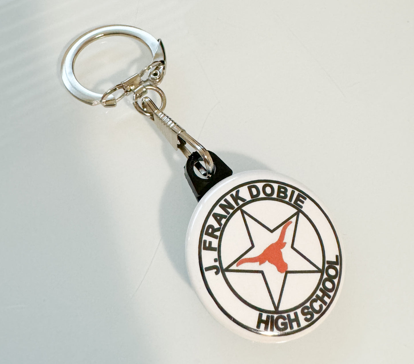 round custom keychains (1 1/4 in)