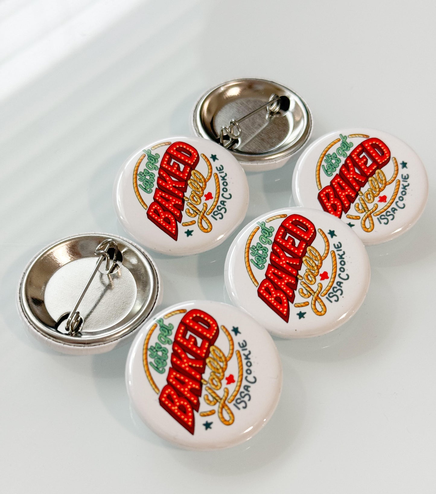 round custom buttons (1 1/4 in)